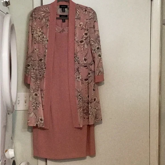 R&M Richards Sleeveless Floral Jacket Dress With Detachable Necklace, Pink, 12. - Picture 3 of 10